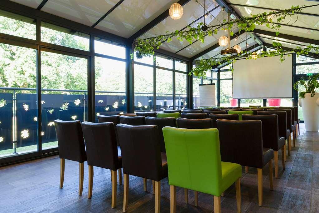 The Originals Boutique Hotel Restaurant Saint James, Montaigu-Vendee Ausstattung foto