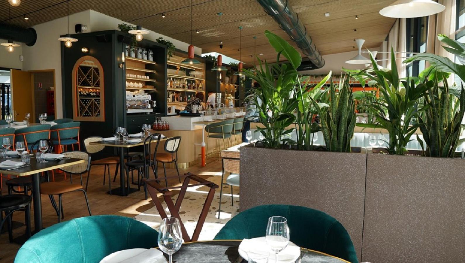 The Originals Boutique Hotel Restaurant Saint James, Montaigu-Vendee Exterior foto